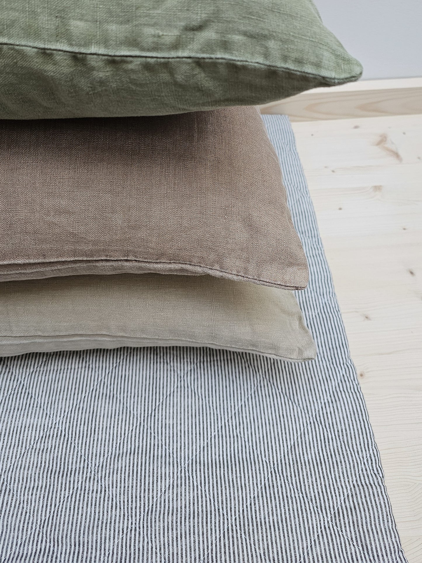 Quilt | Vintage Grey Stripe