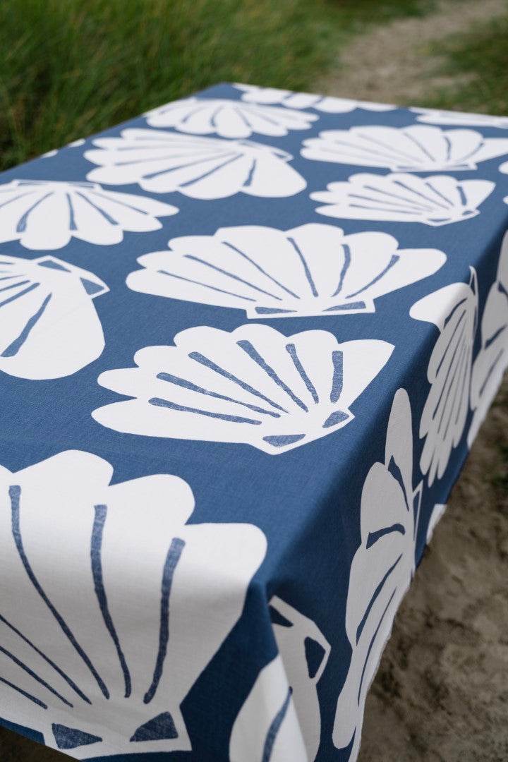 Snäcka Linen Tablecloth