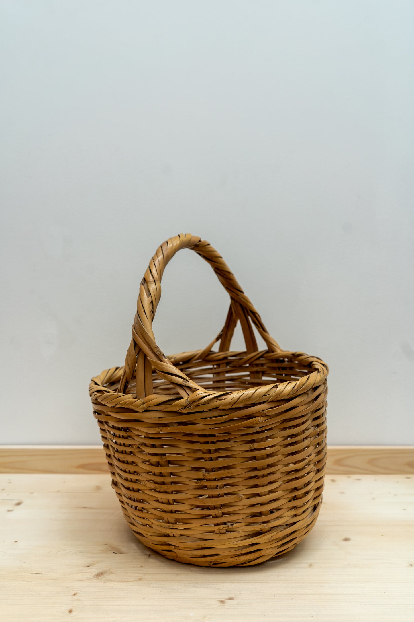 Vintage Basket | Wonky Apple