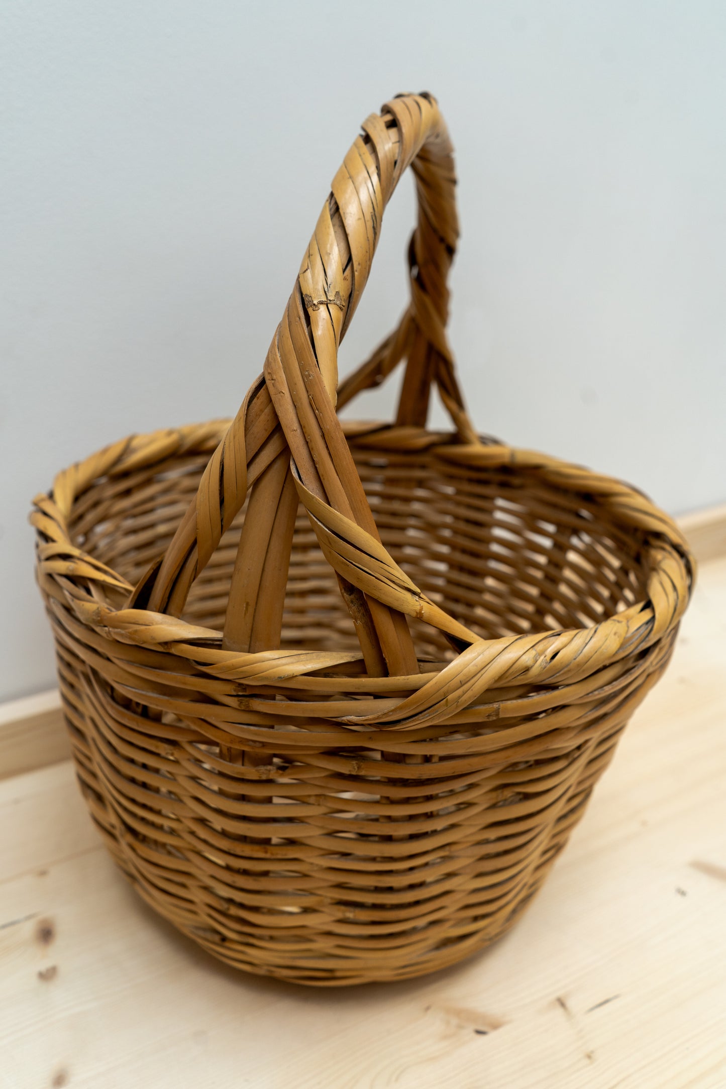 Vintage Basket | Wonky Apple