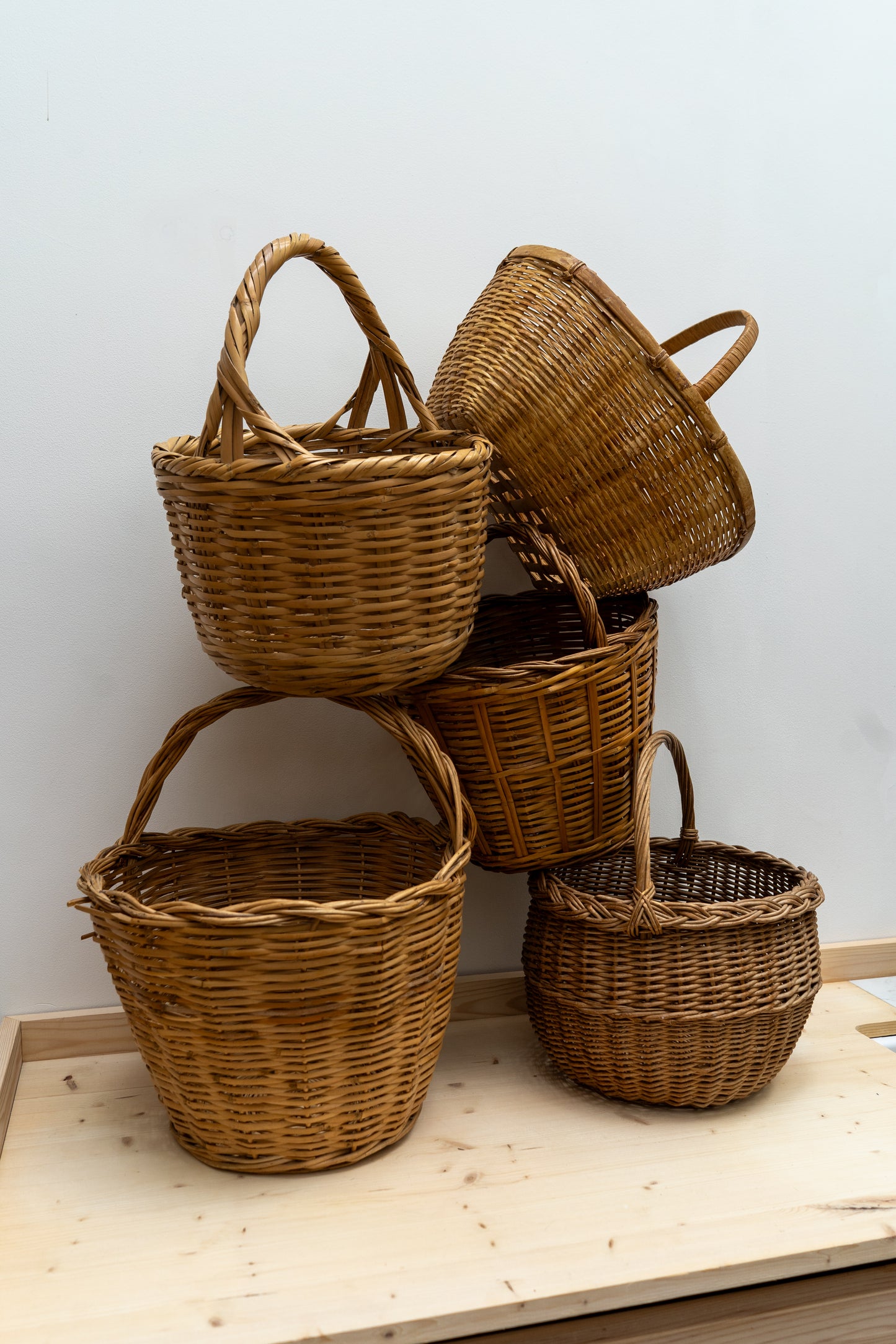 Vintage Basket | Wonky Apple