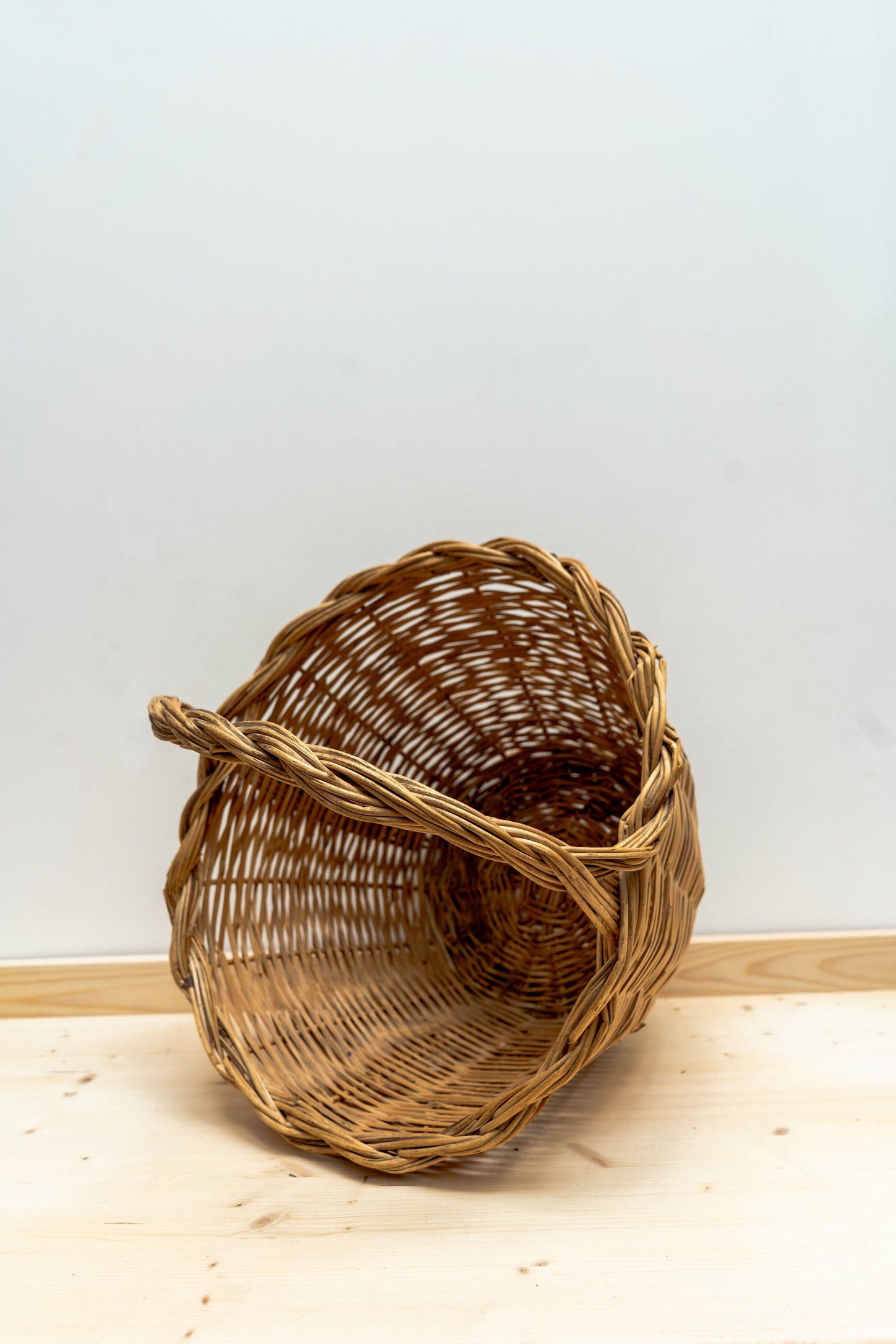 Vintage Basket | Twisted Apple