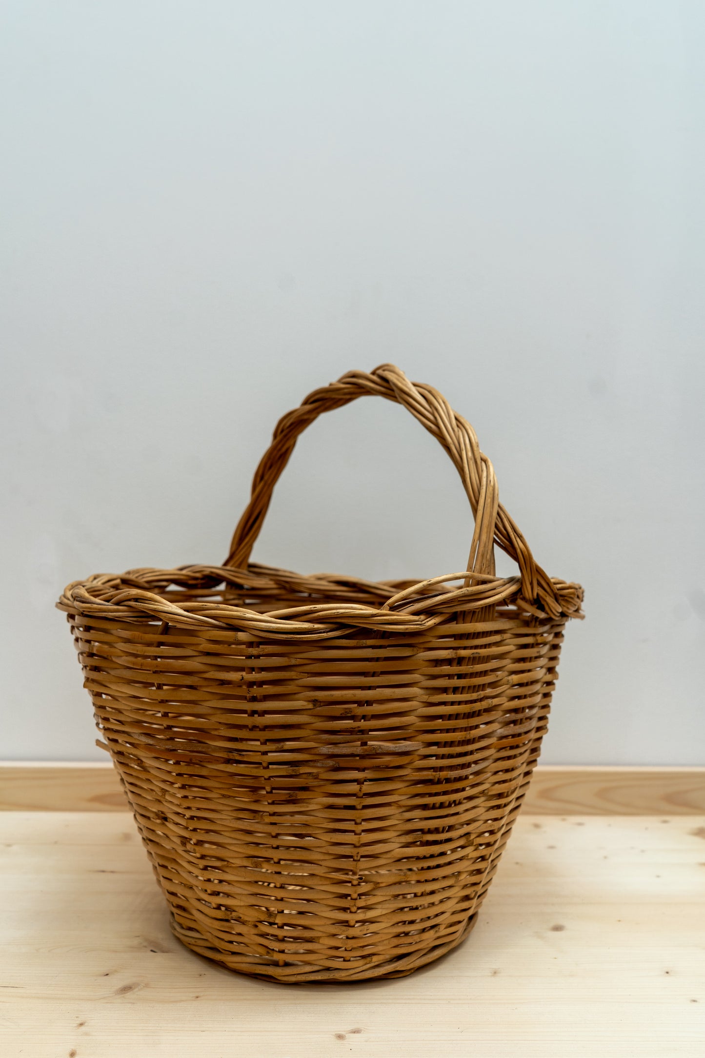 Vintage Basket | Twisted Apple