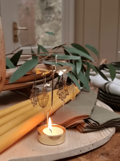 Oak Änglaspel Rotary Candle Holder