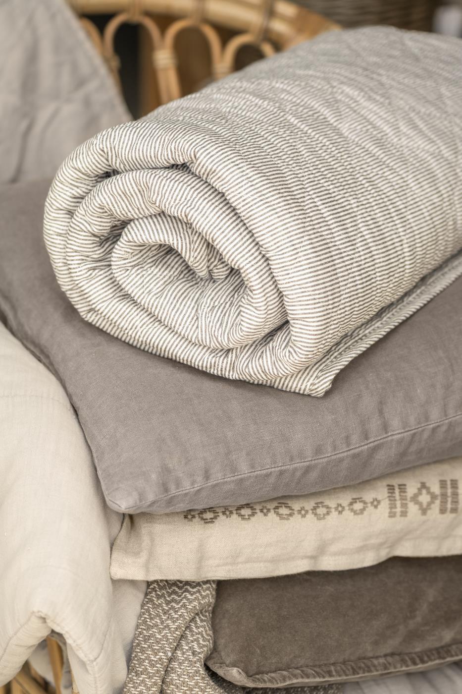 Quilt | Vintage Grey Stripe