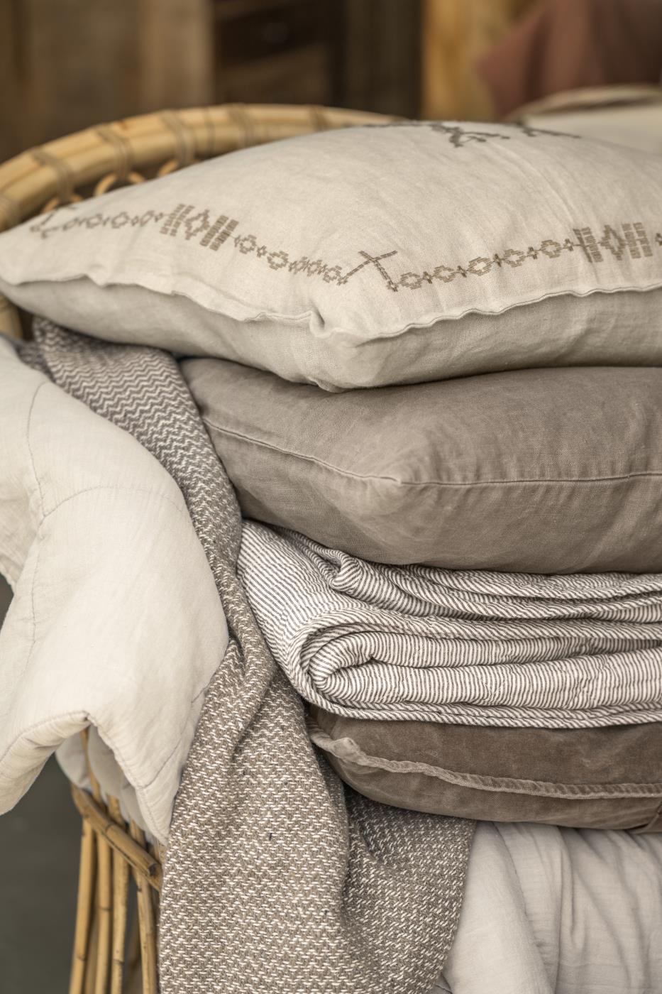 Quilt | Vintage Grey Stripe