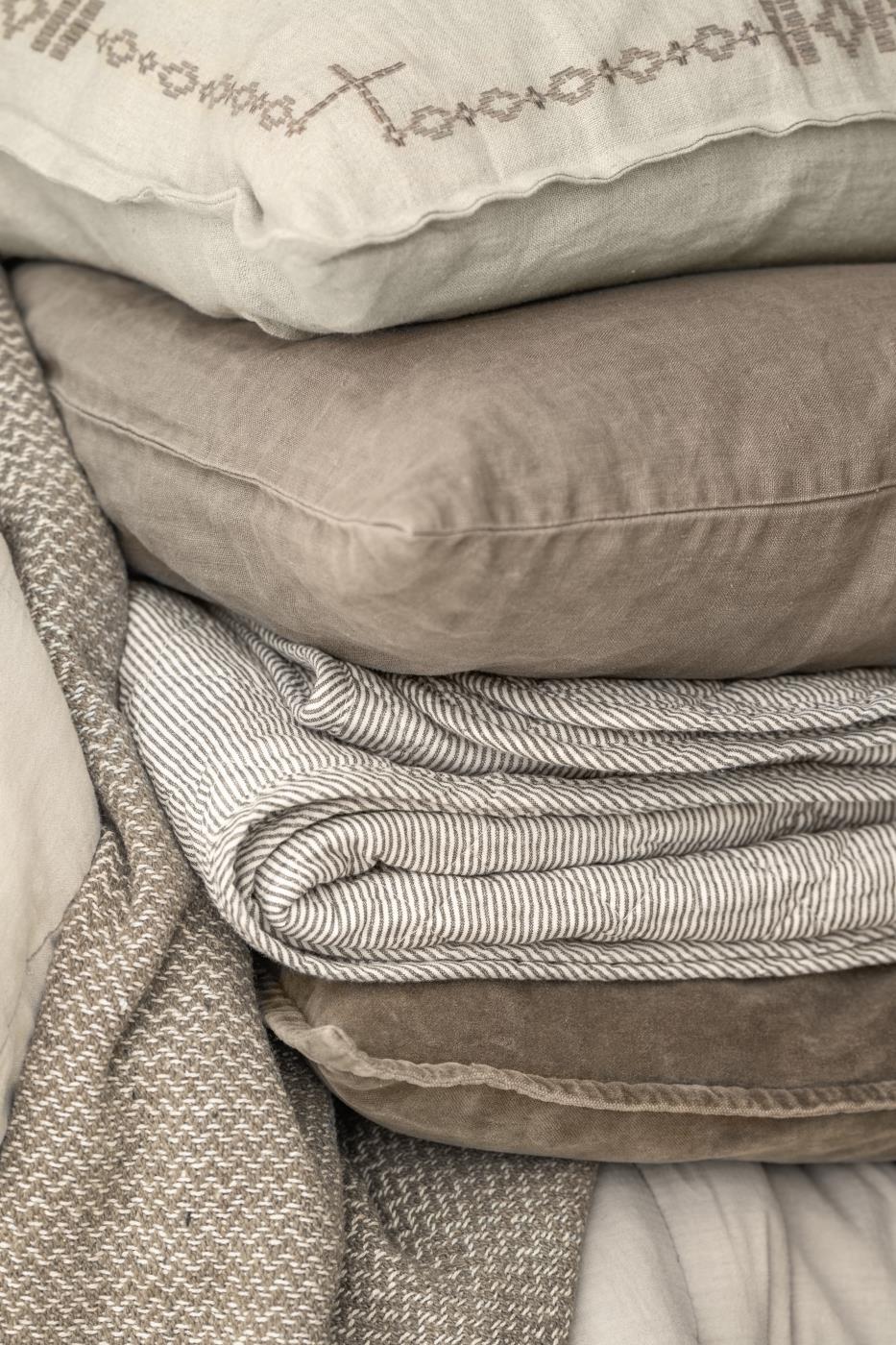 Quilt | Vintage Grey Stripe