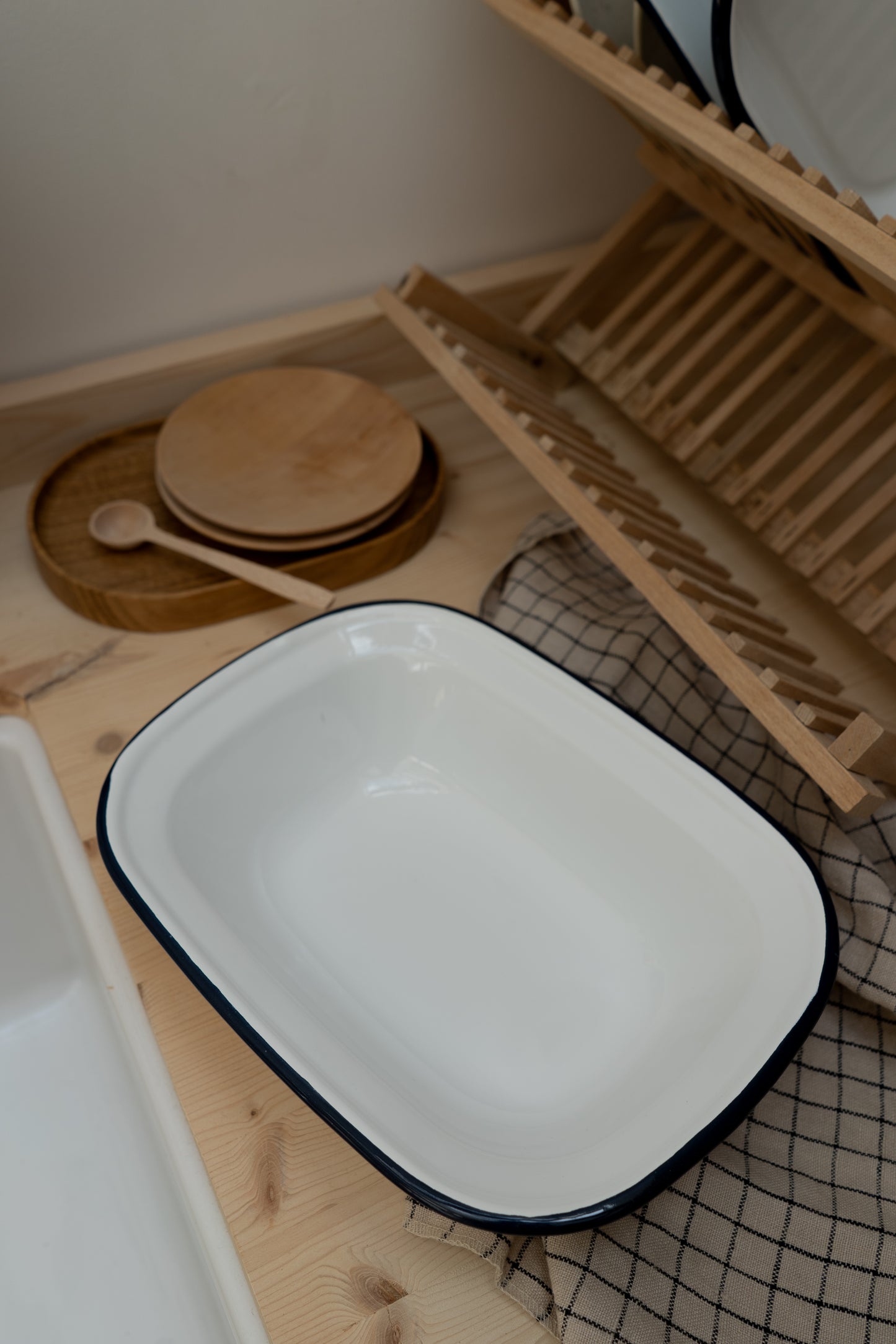 Classic Enamel Pie Dish