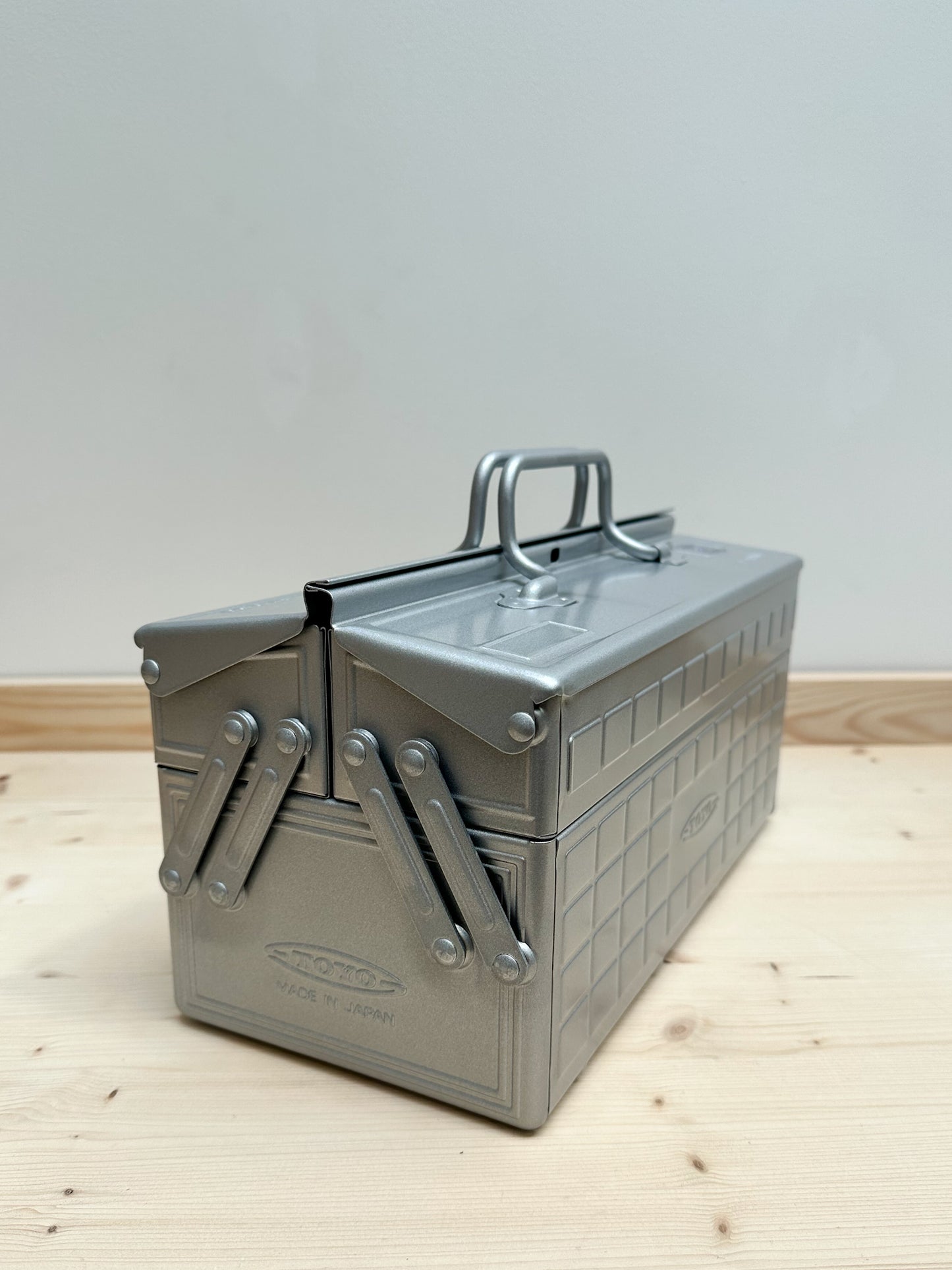 Toyo ST-350 Toolbox | Silver