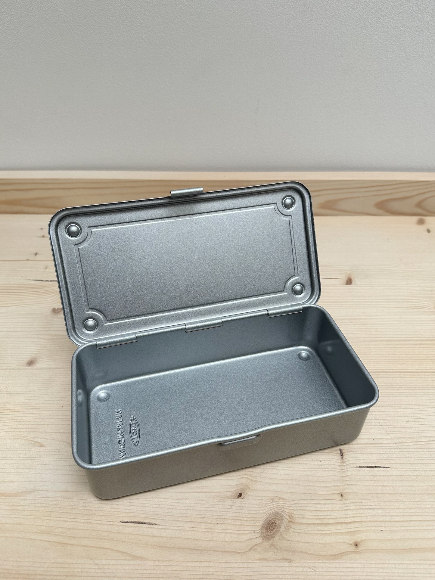 Toyo T-190 Toolbox | various colours