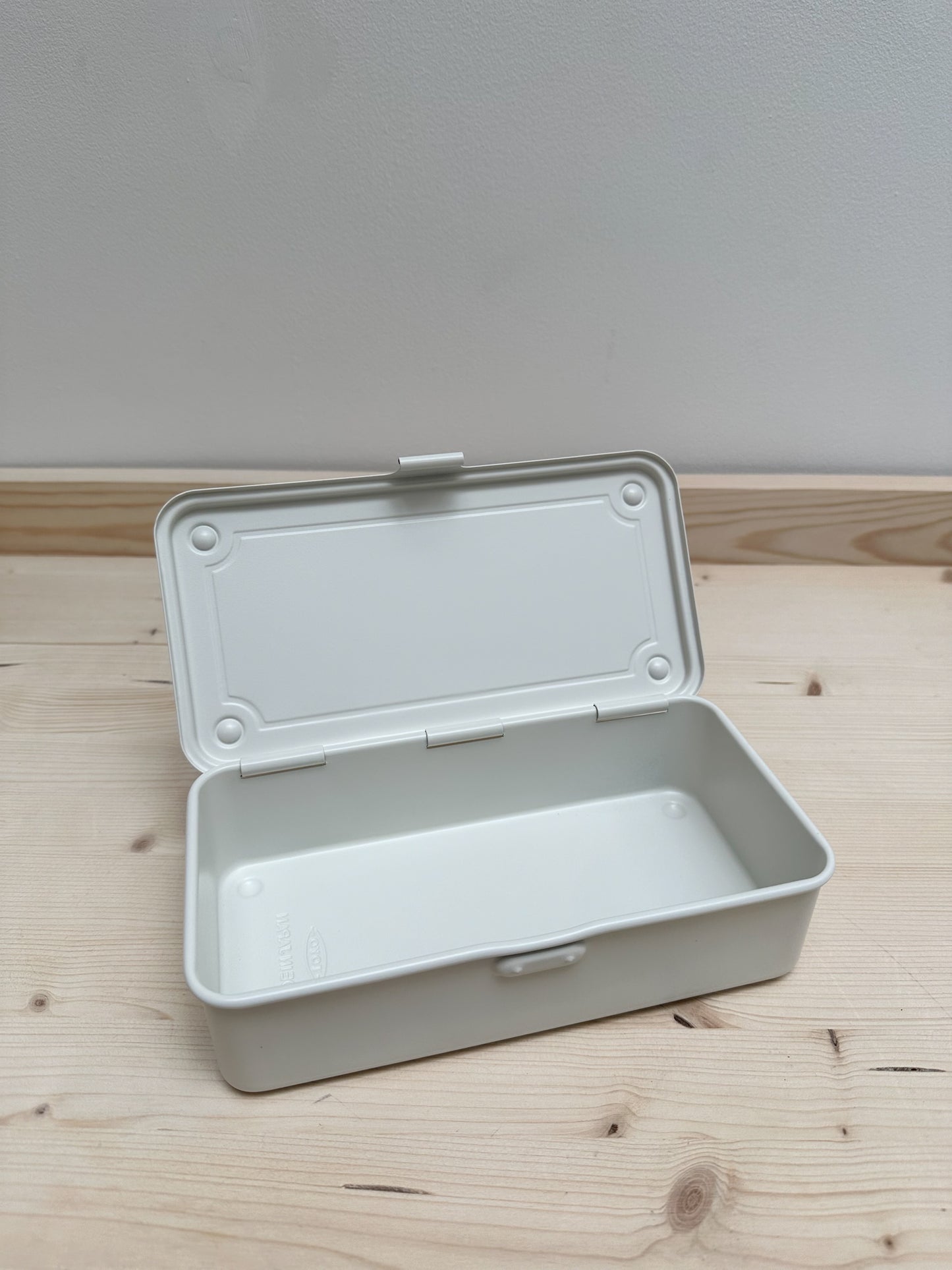 Toyo T-190 Toolbox | various colours