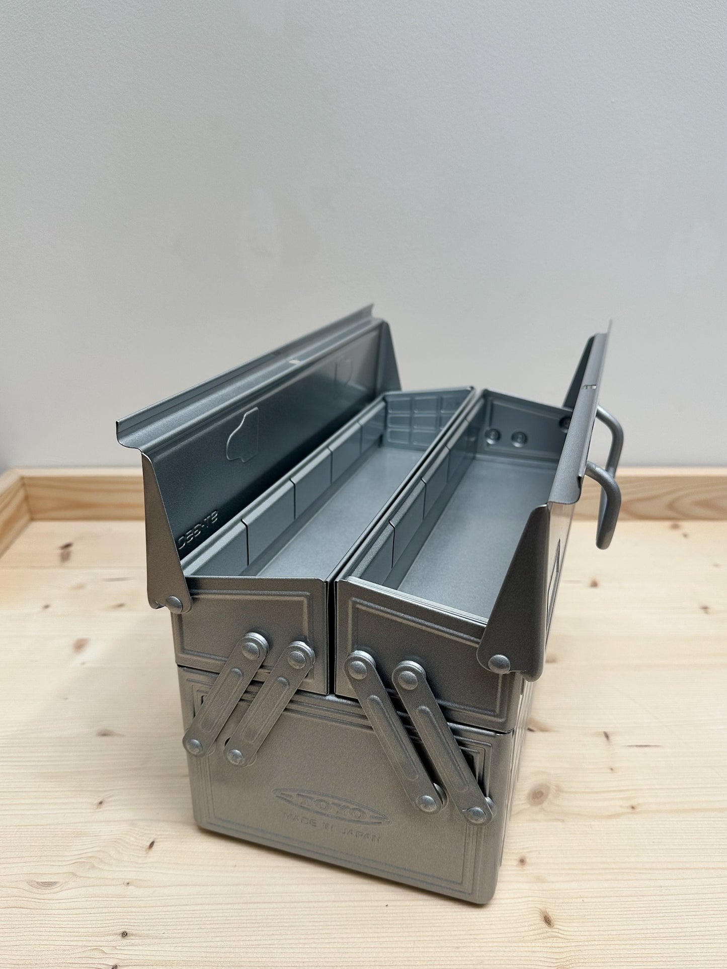 Toyo ST-350 Toolbox | Silver