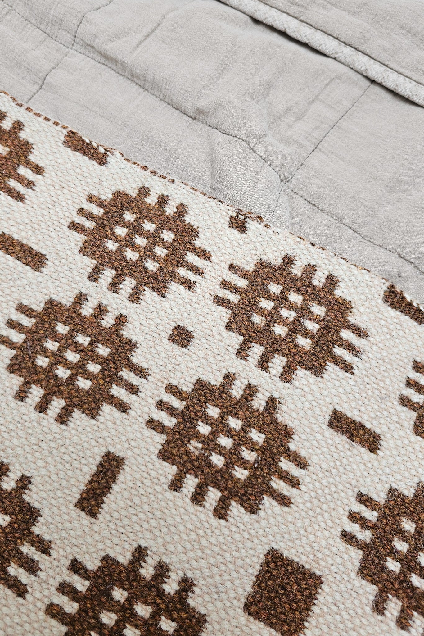 Vintage Welsh Wool Bed Runner | Conker & Cream Sunburst