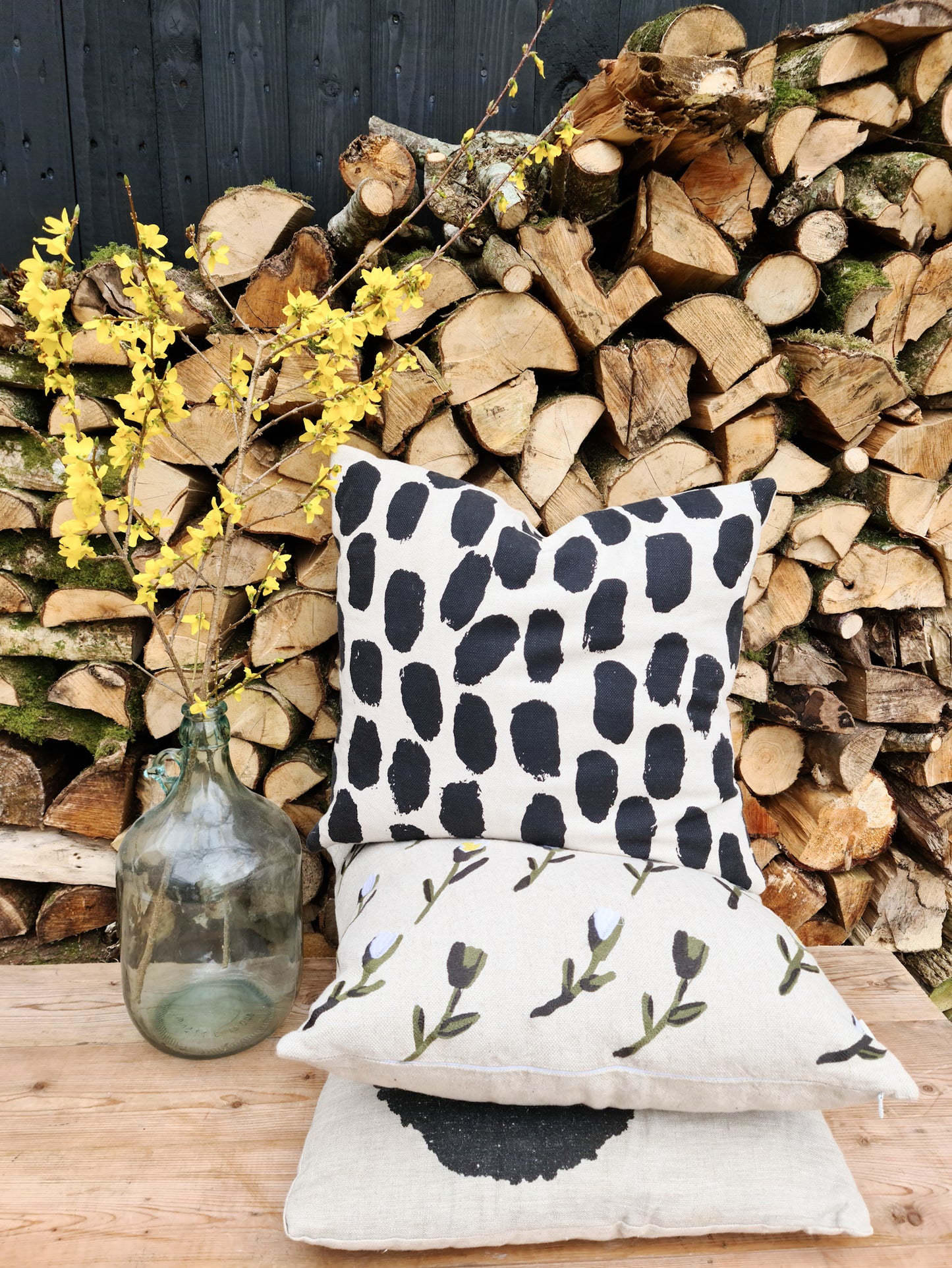 Dots Cushion | Black