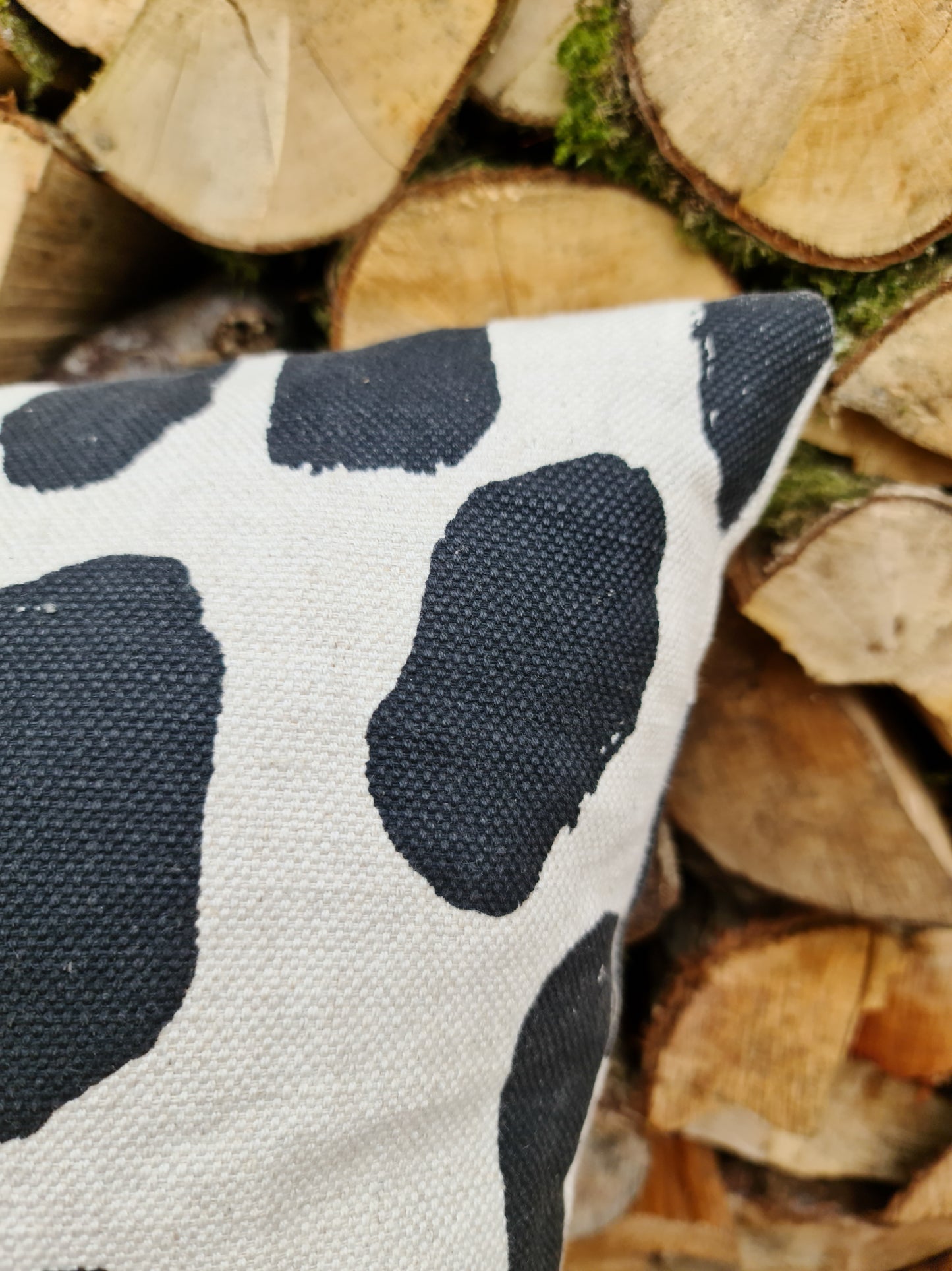 Dots Cushion | Black