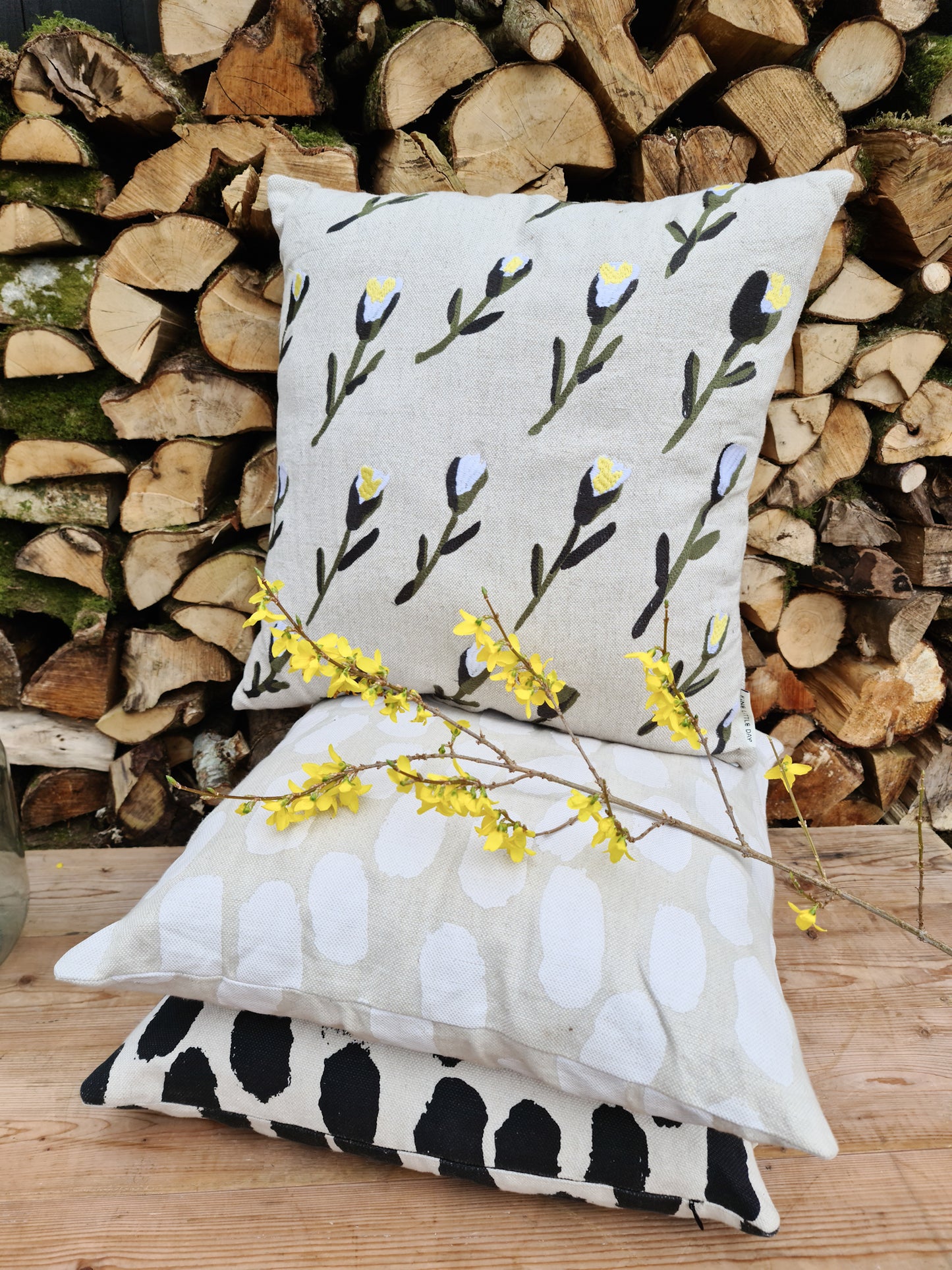 Dots Cushion | Black