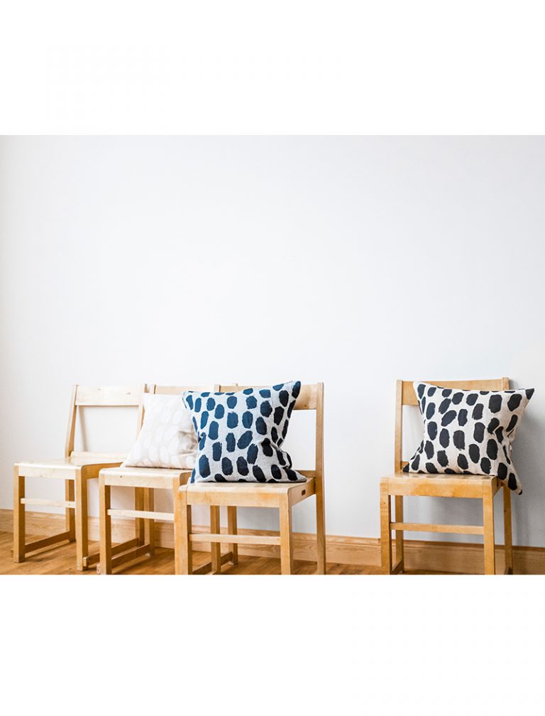 Dots Cushion | Black