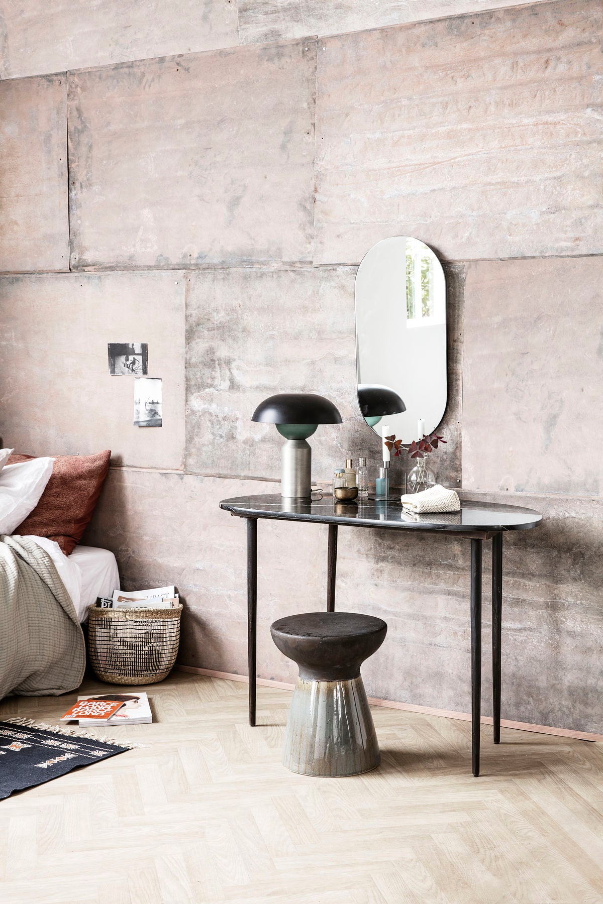 Walls Mirror