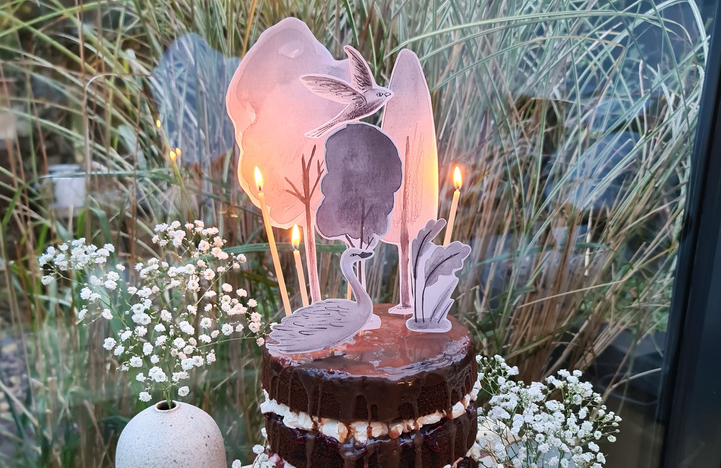 How to Decorate Cakes the Easy Way.