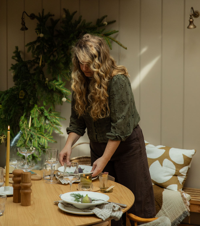 Simple Ways to Decorate: The Table