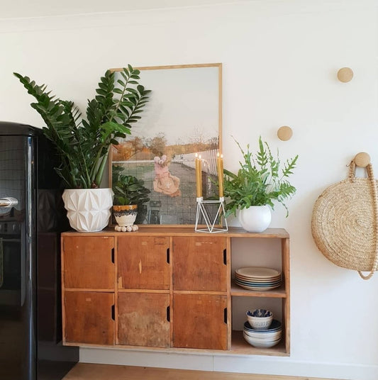 Kitchen Shelves, Finishing Touches.