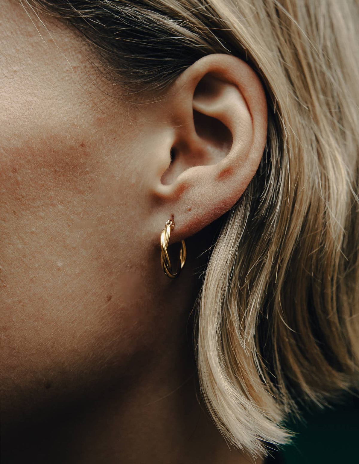 Gold Small Entwined Latch Hoop Earrings | Tarnish-free