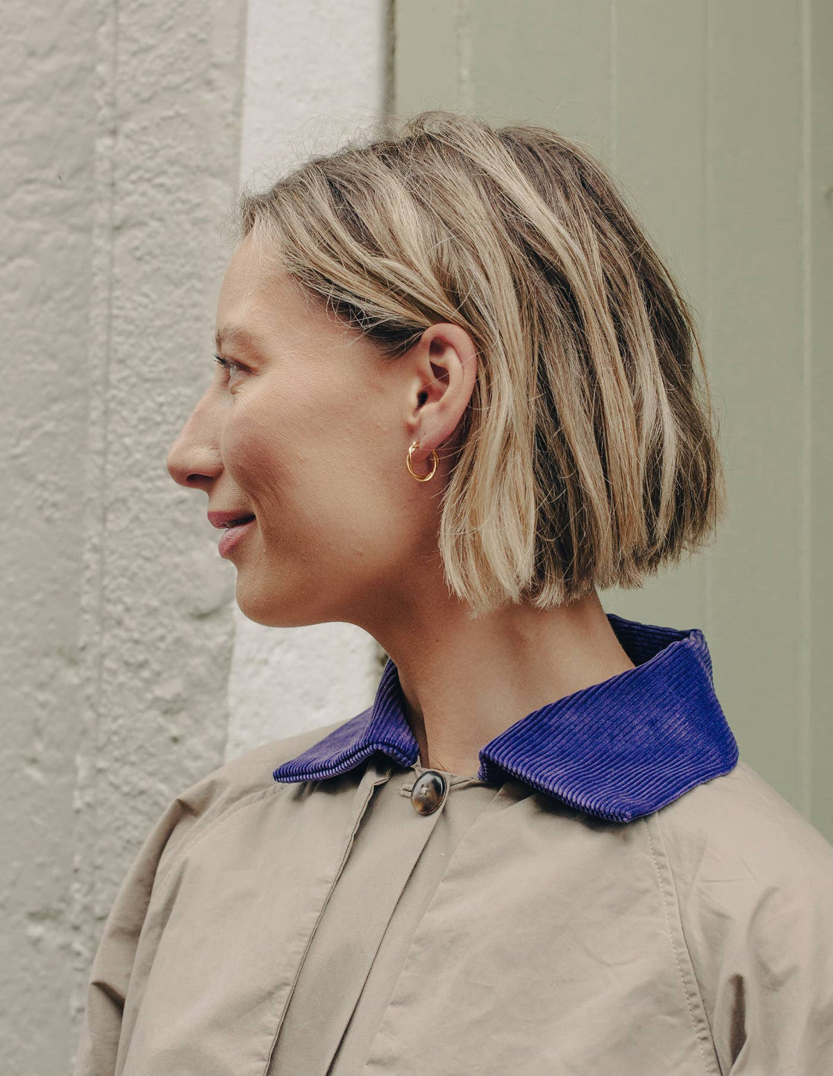 Gold Small Entwined Latch Hoop Earrings | Tarnish-free