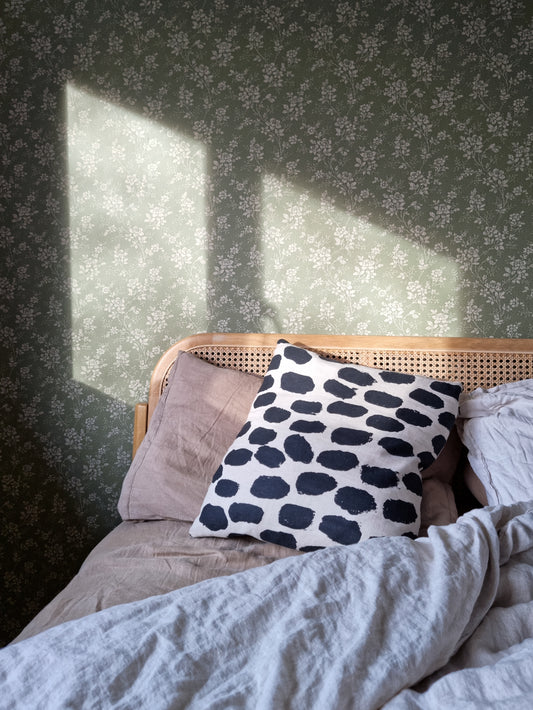 Dots Cushion | Black