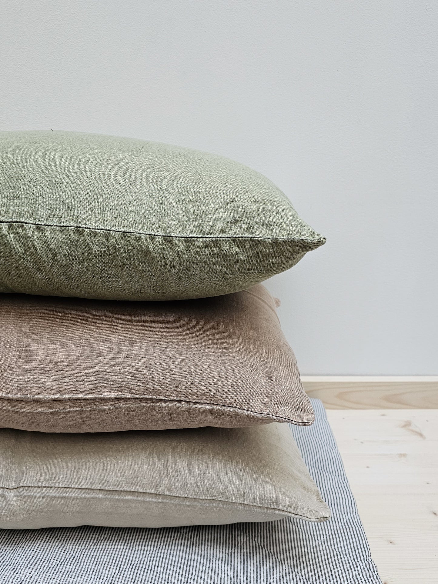 Linen Cushion | Olive