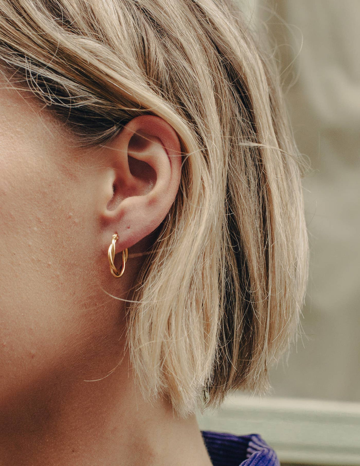 Gold Small Entwined Latch Hoop Earrings | Tarnish-free