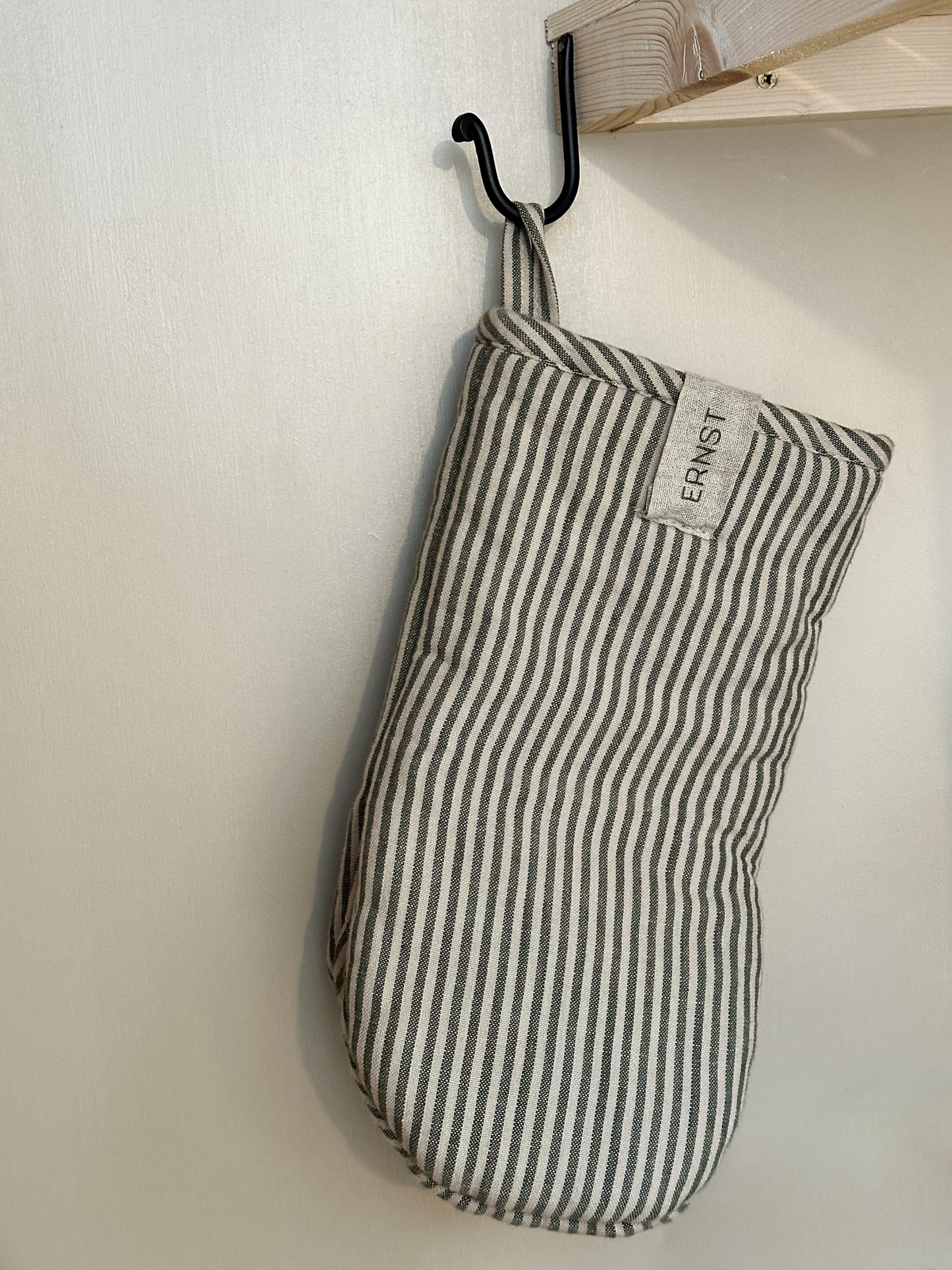 Strömshaga Simple Iron Hook | Black 9cm