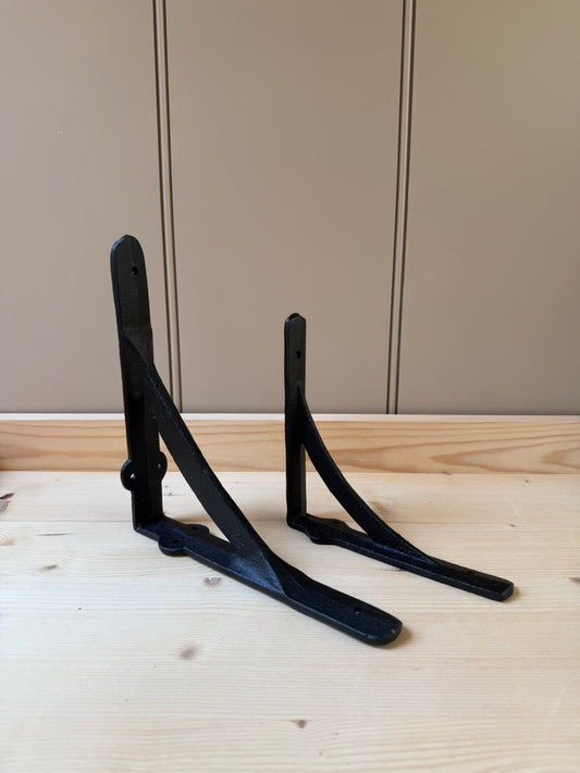 Iron Bracket | Black