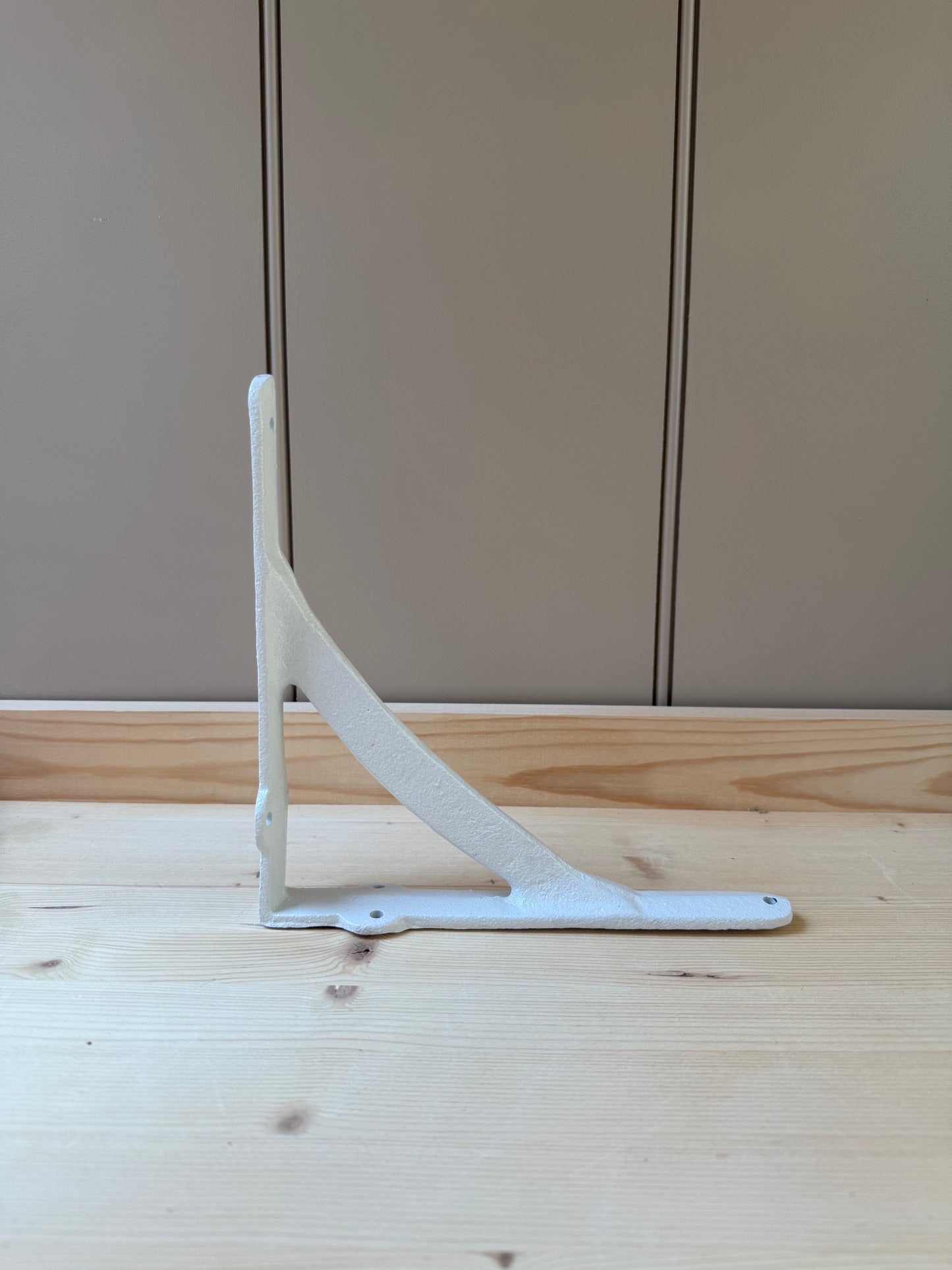 Iron Bracket | White