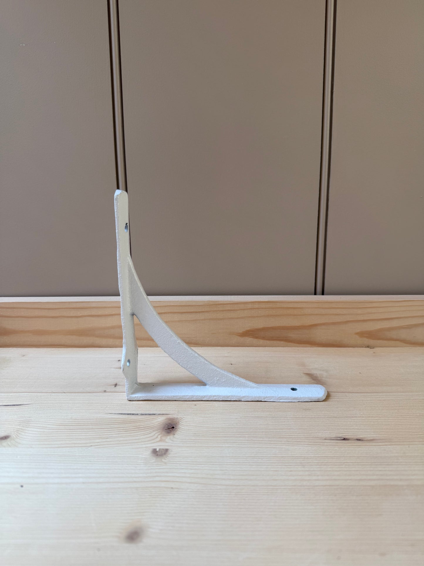 Iron Bracket | White