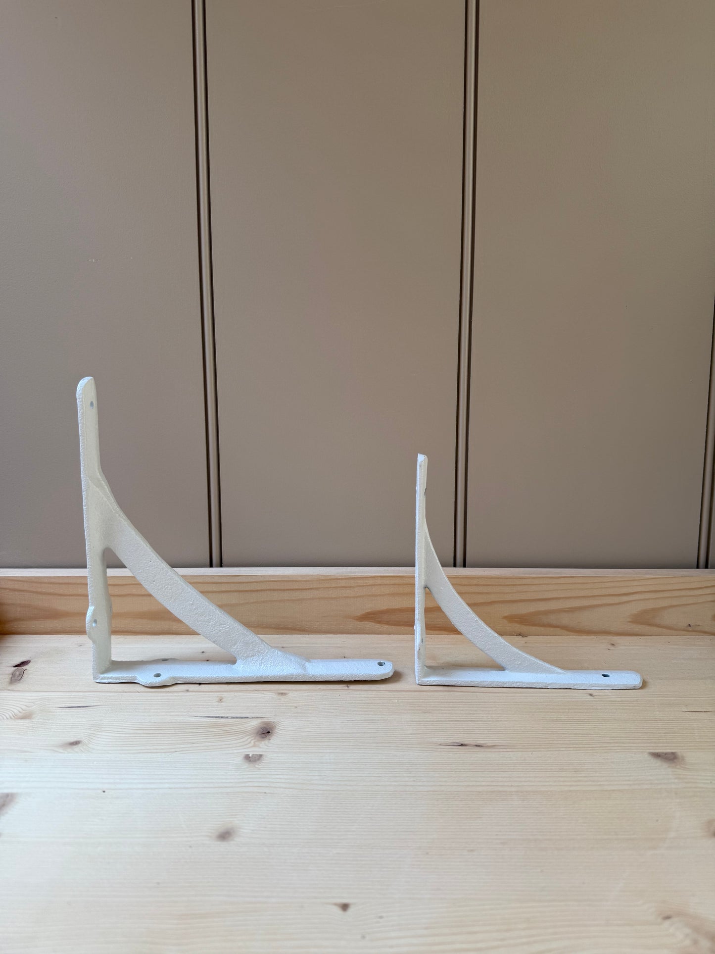Iron Bracket | White