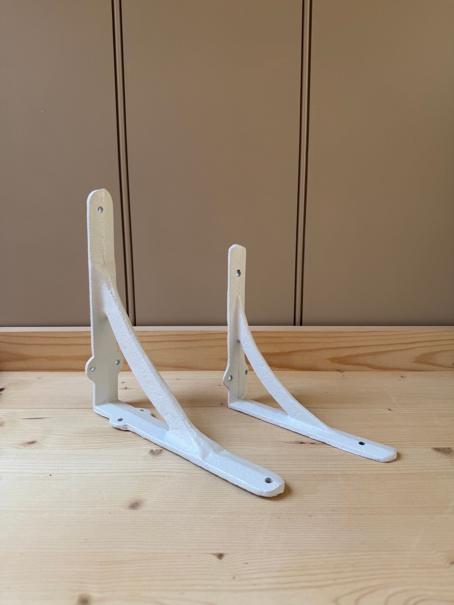 Iron Bracket | White
