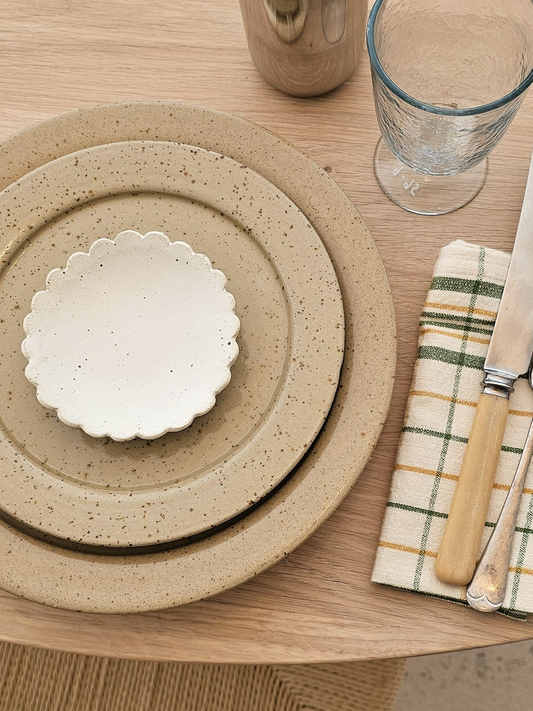 Mud Scalloped Dish | White