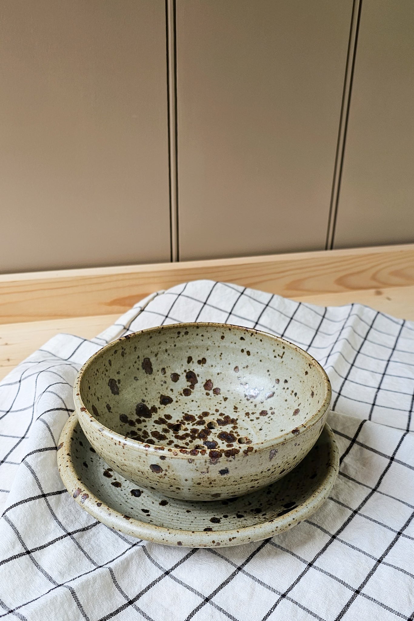Vintage Stoneware Draining Bowl & Dish Set