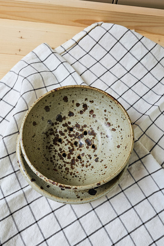 Vintage Stoneware Draining Bowl & Dish Set