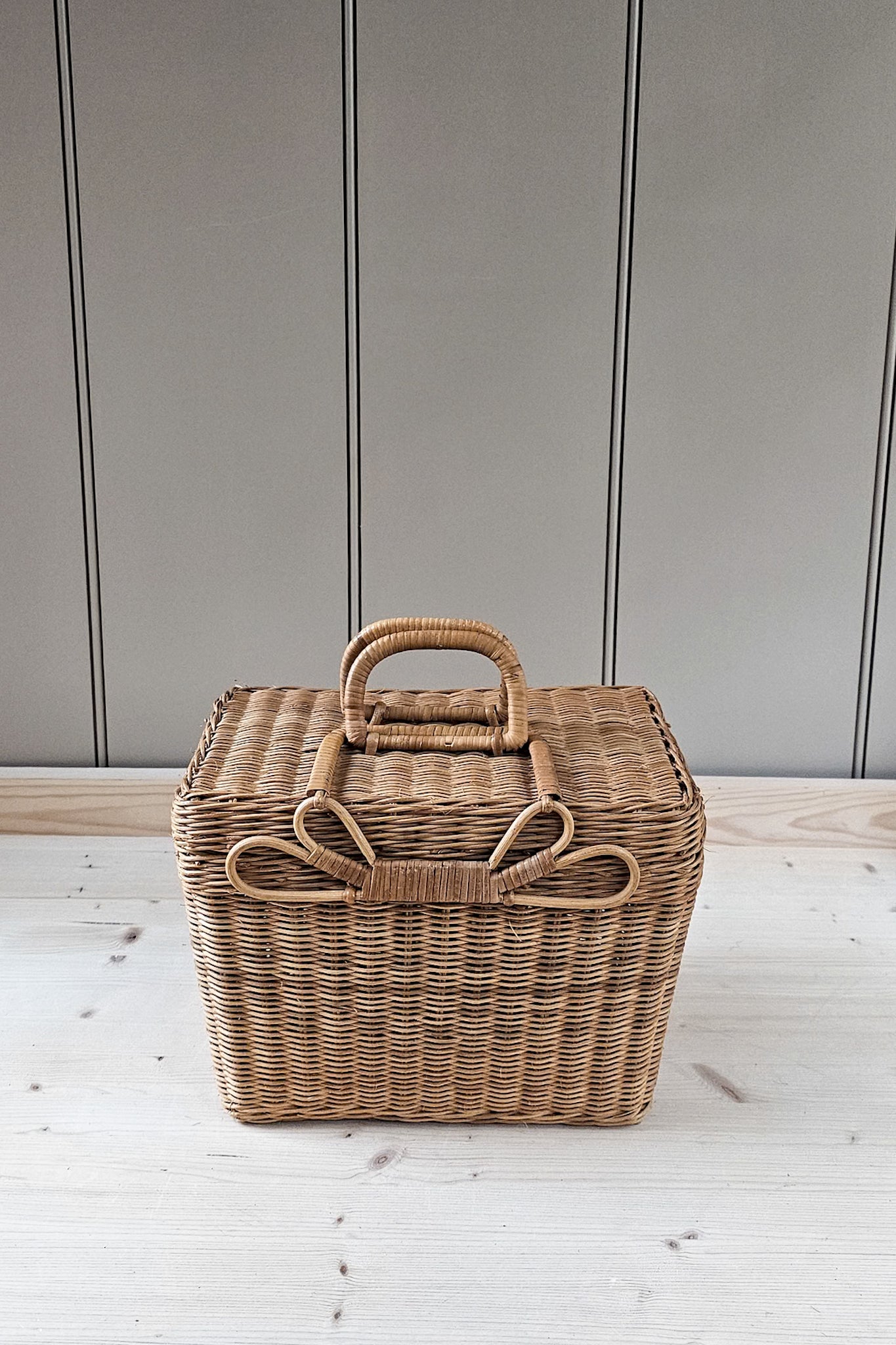 Vintage Structured Wicker Basket Bag
