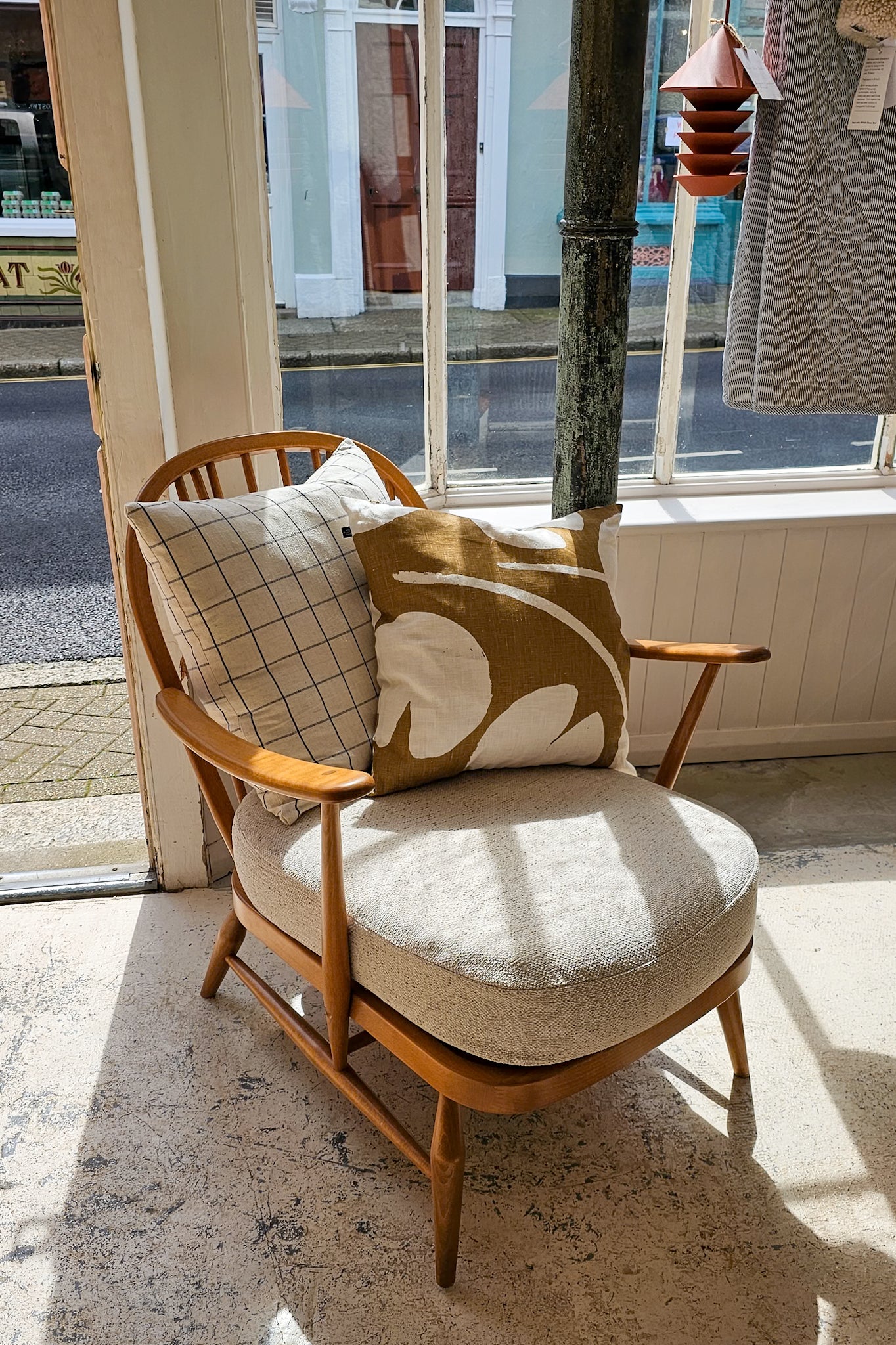 Ercol 206 Easy Chair | Collection Only