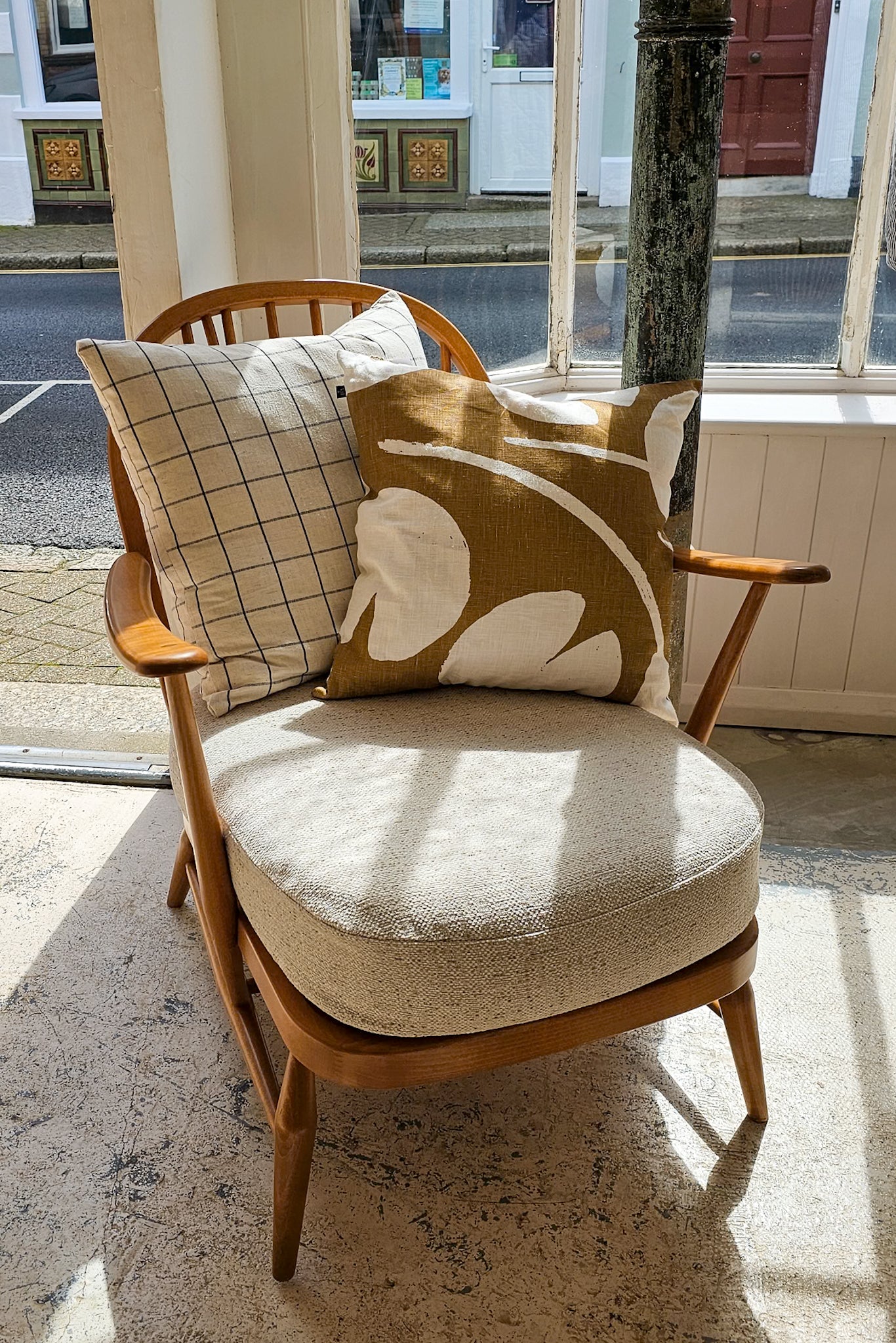 Ercol 206 Easy Chair | Collection Only