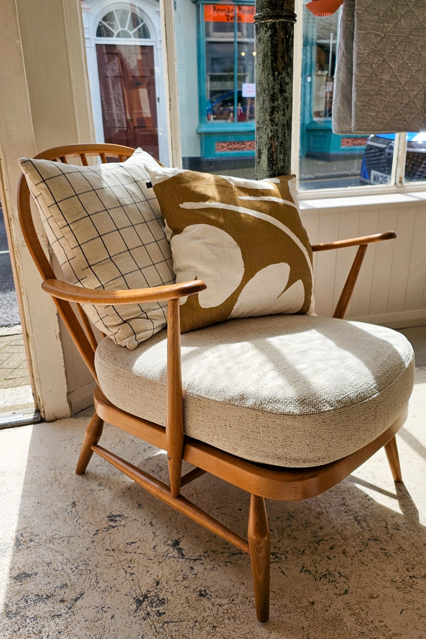 Ercol 206 Easy Chair | Collection Only