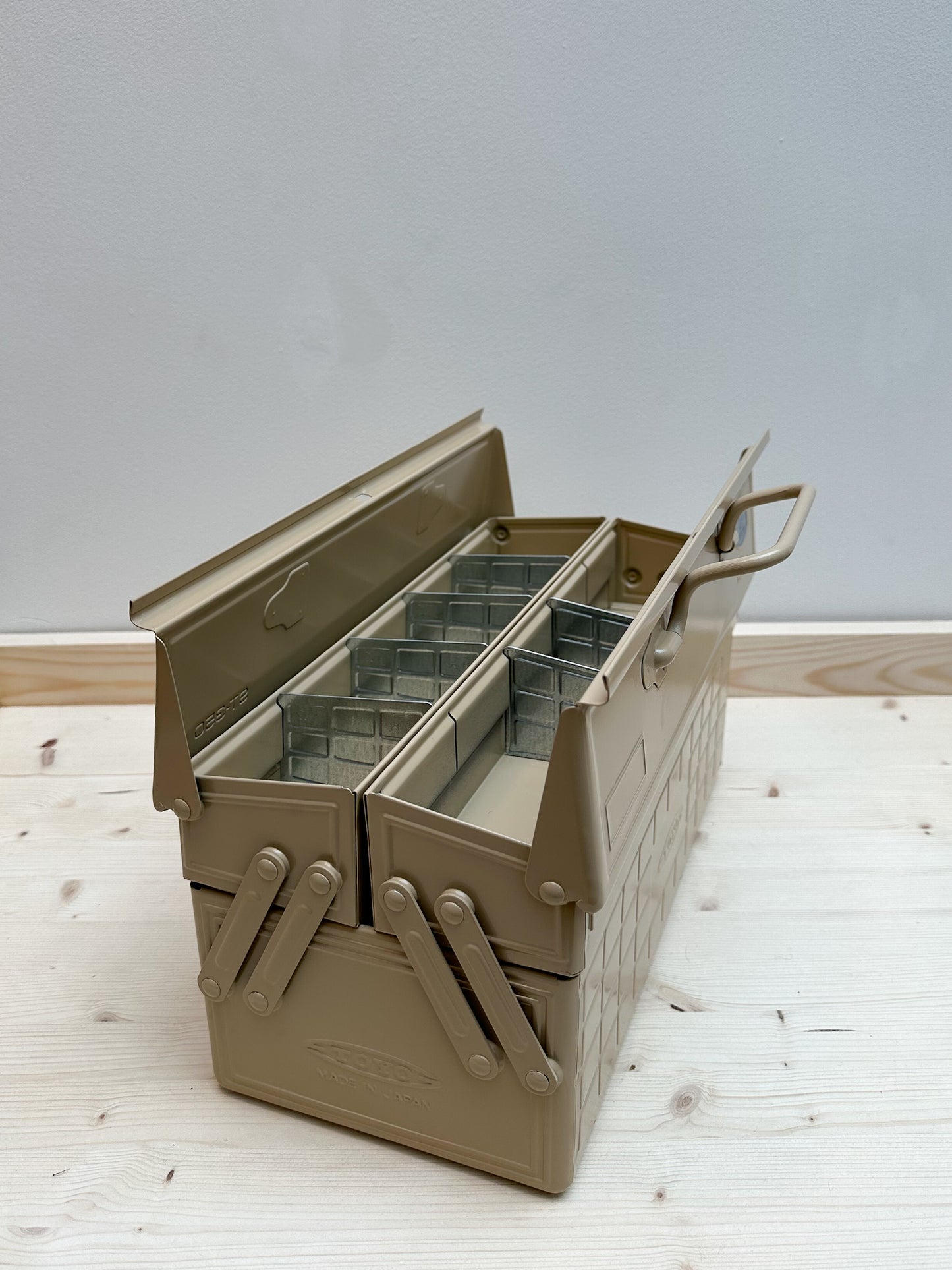 Toyo ST-350 Toolbox | Beige