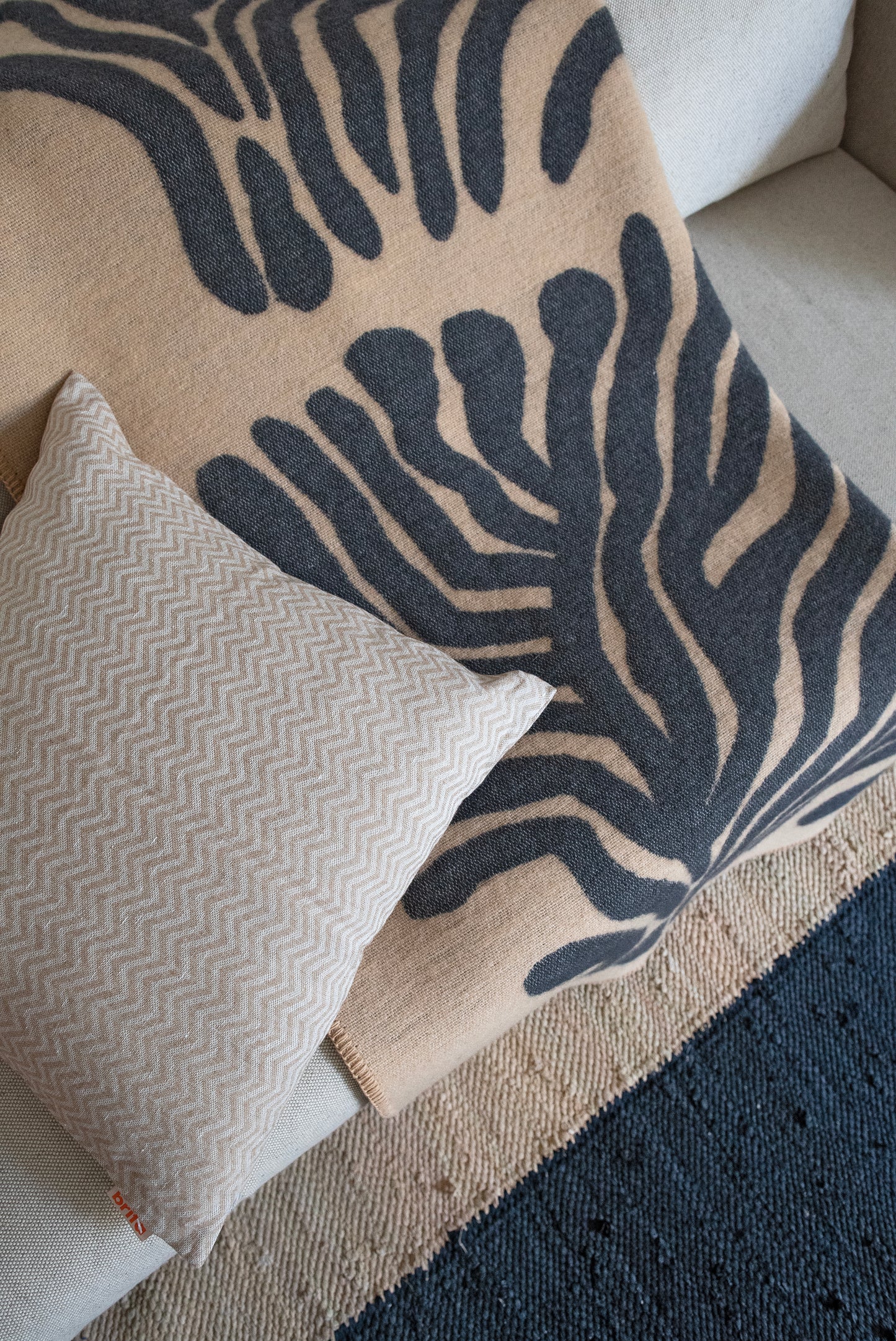 Pine Lambswool Blanket | Sand