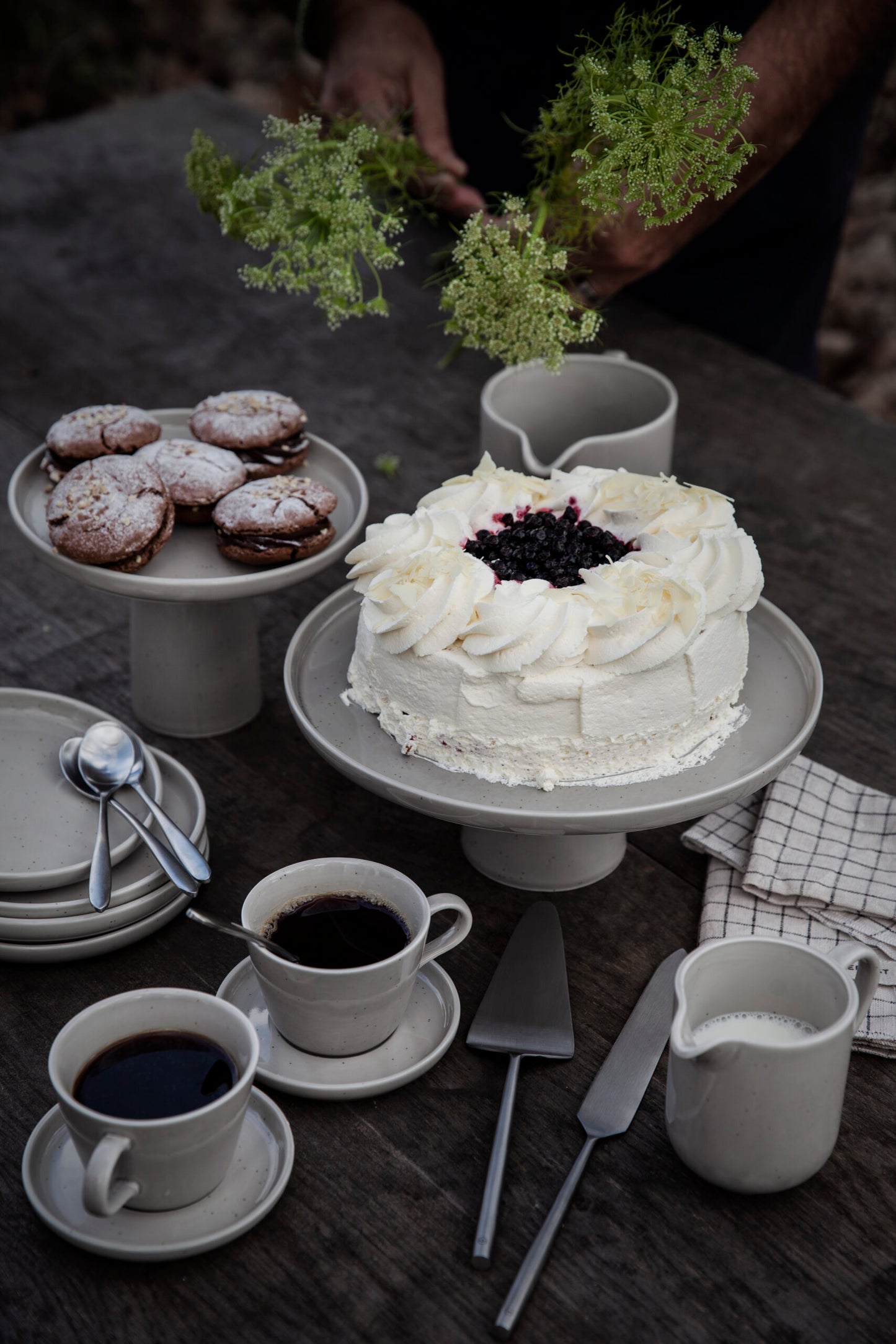 Kakfat | Porcelain Cake Stand