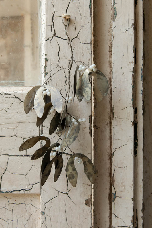 Antiqued Silver Mistletoe