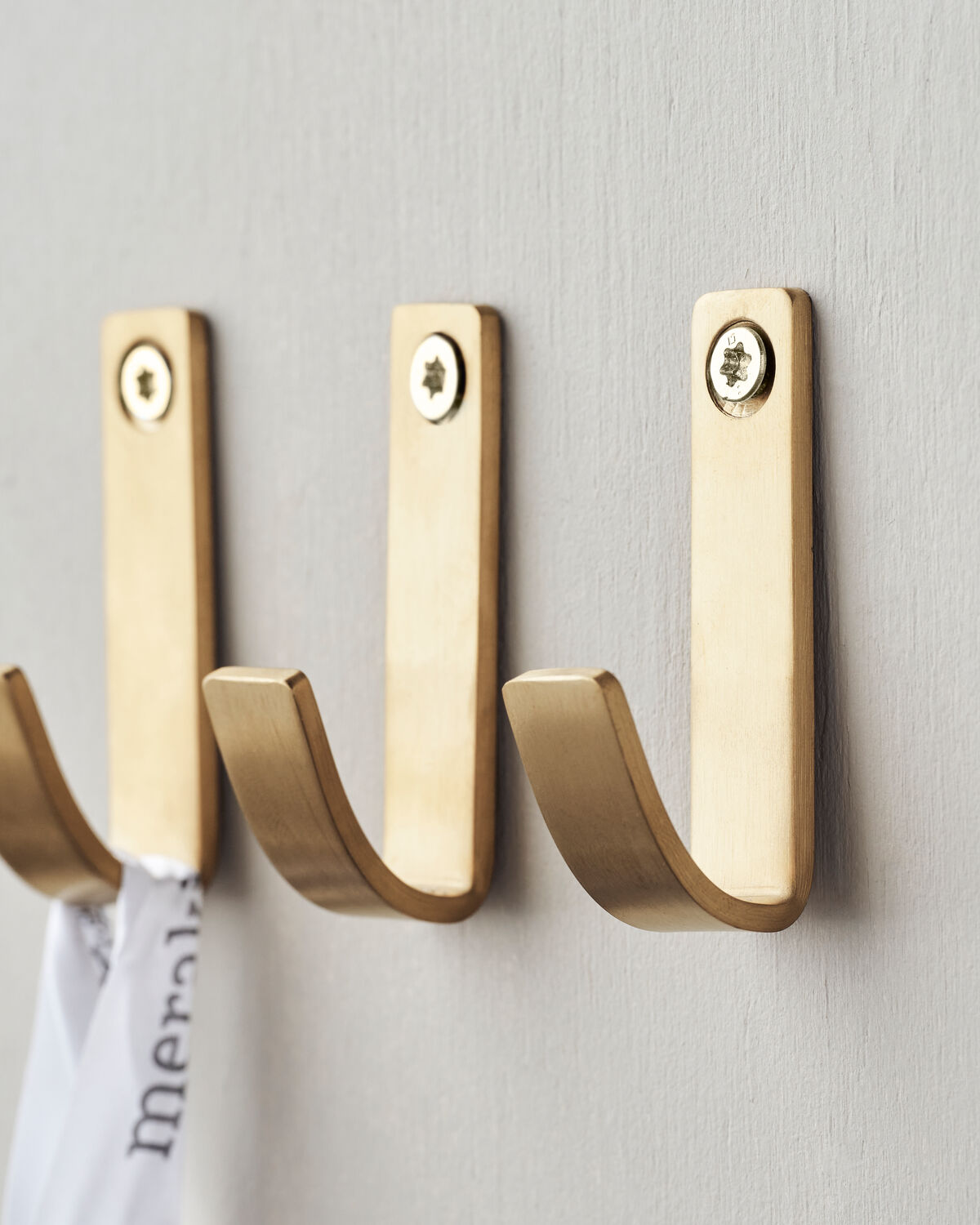 Thapsus Hook | Brushed Brass