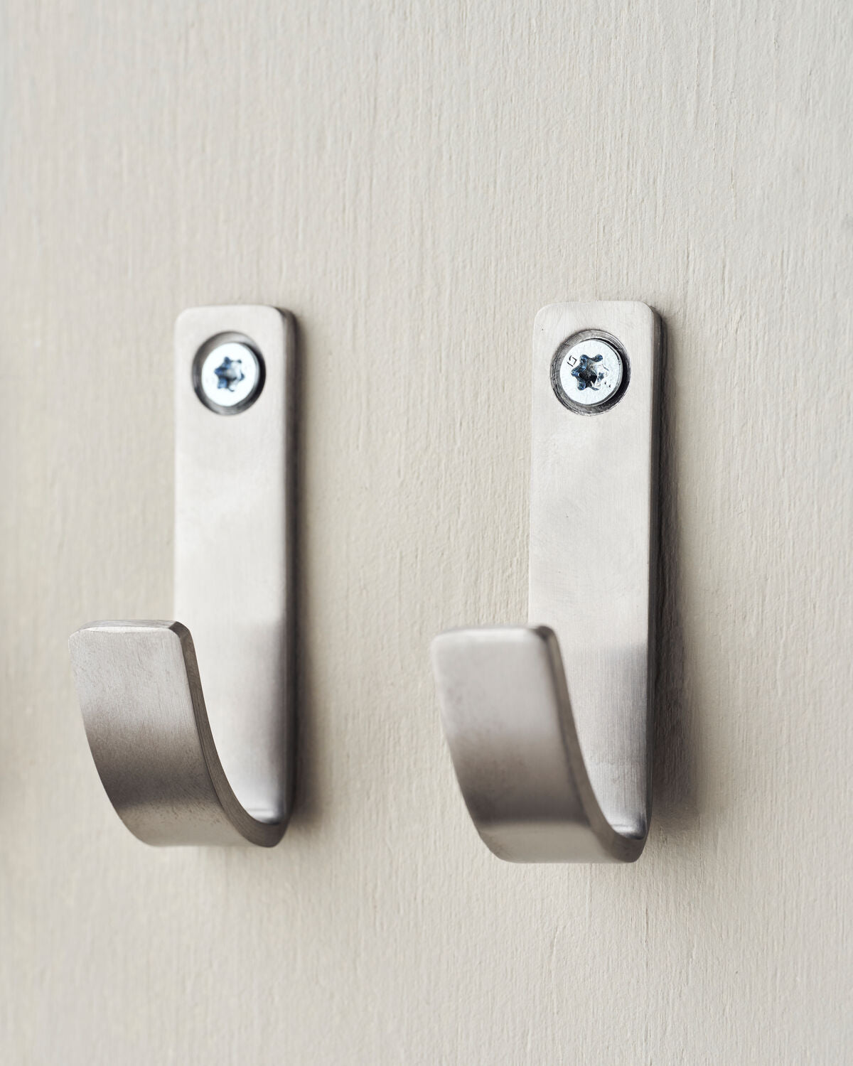 Thapsus Hook | Brushed Silver