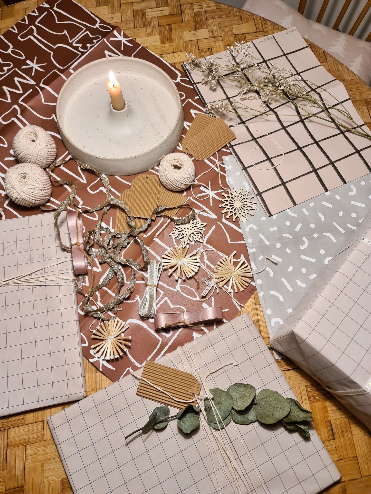 Gift Wrap | Grid